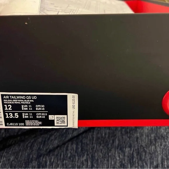 Stranger Things Netflix Nike Size 12 BRAND NEW SNEAKERS (Unworn) - Picture 2 of 4